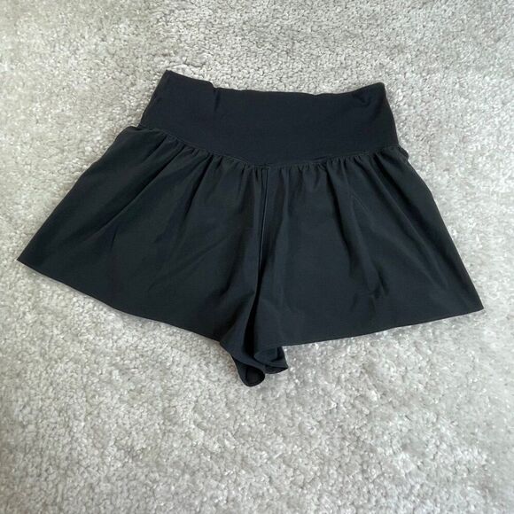 Aerie Offline Crossover Flowy Shorts Black - Picture 3 of 11